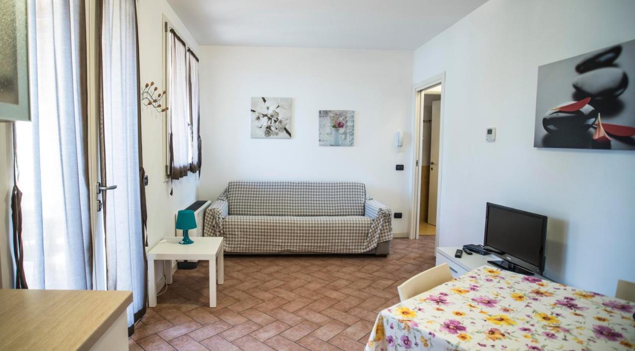 Residence Karina Moniga del Garda Dış mekan fotoğraf
